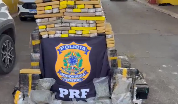 Motorista tenta fugir da PRF e acaba preso com mais de 440 kg de drogas em Abadia de Goiás