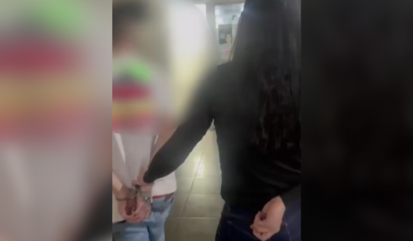 Neto é preso em flagrante após agredir avó de 80 anos com cabo de rodo em Santa Helena de Goiás