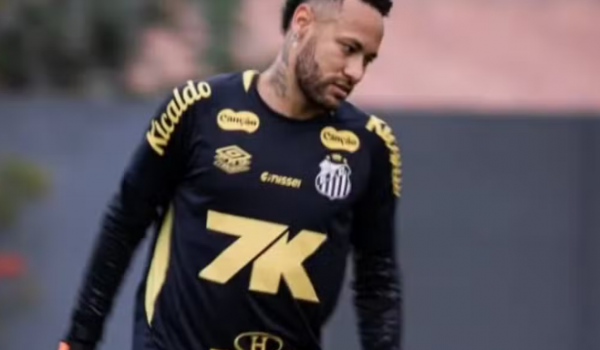 Neymar se pronuncia após curtida em fotos de influenciadora: 