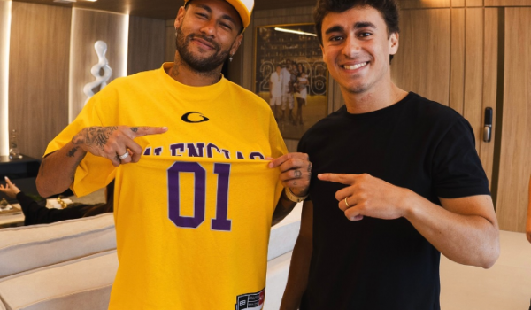 Nikolas Ferreira publica fotos e vídeo com Neymar, que declara apoio a Flávio Bolsonaro