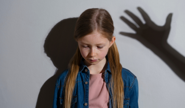 O BRASIL PRECISA SABER: ABUSO SEXUAL INFANTIL É CRIME