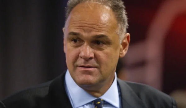 Lenda do basquete brasileiro, Oscar Schmidt morre aos 68 anos