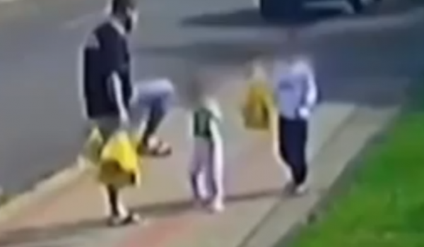 Pai confessa ter chutado filha de 3 anos e diz que agressão foi motivada pelo choro da criança
