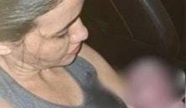 Pai faz parto da filha na porta do hospital em Anápolis