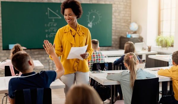 DIA DOS PROFESSORES: MESTRES DA TRANSFORMAÇÃO