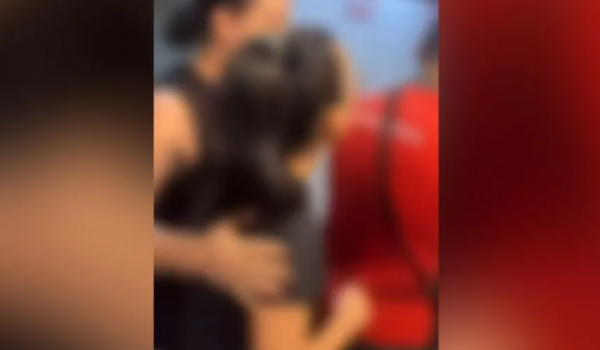 Personal é impedida de usar banheiro feminino em academia após ser confundida com mulher trans