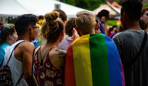 Pesquisa do IBGE aponta que 2,9 milhões de brasileiros se declaram homossexuais ou bissexuais