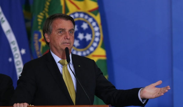 PF diz ao STF que Bolsonaro não cometeu crime de prevaricação no caso Covaxim