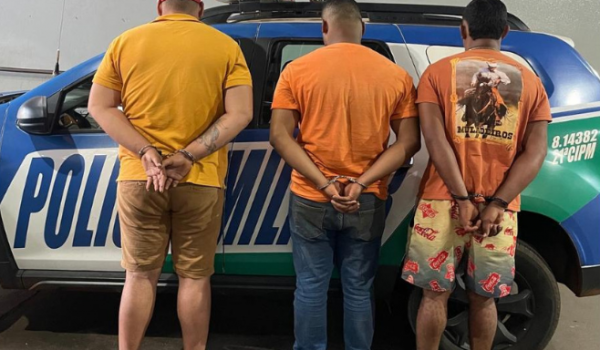 Mulher é vítima de tentativa de estupro coletivo em alojamento em Porteirão; trio foi preso