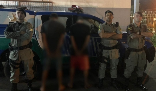 PM prende suspeito que estaria traficando drogas no bairro Dom Miguem em Rio Verde