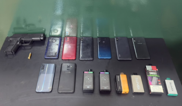 Polícia apreende simulacro de pistola, munição, celulares e vapes em comércio no Bairro Popular, em Rio Verde