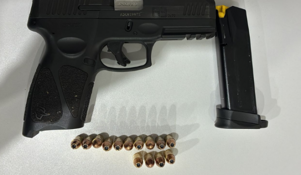 Polícia Civil e GCM prendem suspeito com pistola de uso restrito em Santa Helena de Goiás