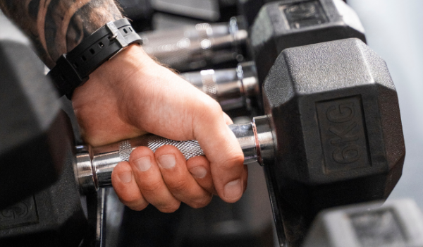 Polícia Civil e Procon flagra personal trainer atuando com registro falso em academia de Rio Verde