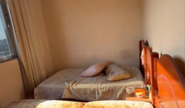 Polícia investiga se filha dormia ao lado do cadáver do pai por seis meses no RJ