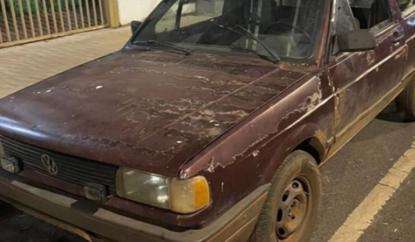Polícia Militar localiza e recupera carro furtado em área de mata em Rio Verde