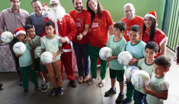 Prefeitura e OVG inicia entrega de brinquedos e leva alegria a mais de 25 mil crianças em Rio Verde