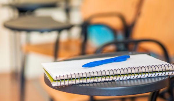 Procon identifica reajuste médio de 9% nas mensalidades escolares para 2026 em Rio Verde