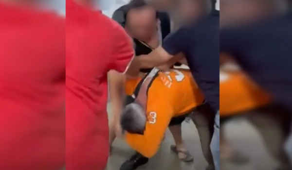 Professor é agredido por pai de aluna após pedir que estudante guardasse celular em sala de aula no DF