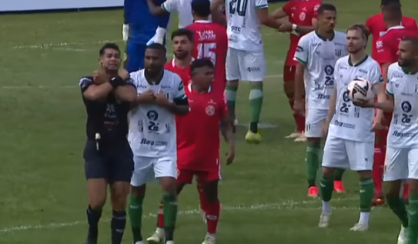 PROTOCOLO ANTIRRACISTA É ACIONADA PELA PRIMEIRA VEZ EM JOGO DA DIVISÃO DE ACESSO EM GOIÁS