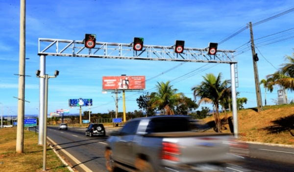 Em Goiás, Caiado acaba com indústria da multa após 2 anos e 7 meses sem radares móveis