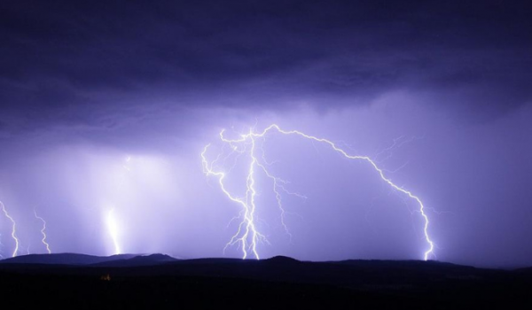Frente fria avança e coloca Rio Verde entre as cidades com alerta para tempestades