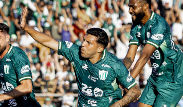 Rio Verde domina o Goianésia, vence por 3 a 0 e segue líder da Divisão de Acesso