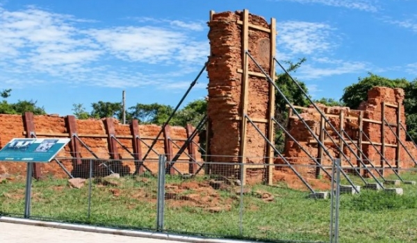 Ruínas de antigo povoado do ouro viram museu a céu aberto em Goiás