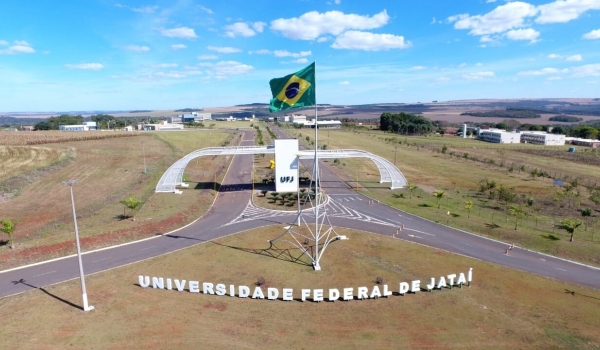 Estudante de instituição privada consegue na Justiça direito de se transferir para UFJ