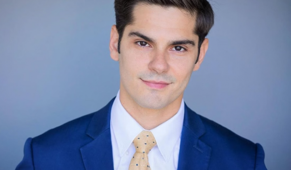 Ator goiano estreia em Hollywood na série de TV Grey's Anatomy; saiba quem é