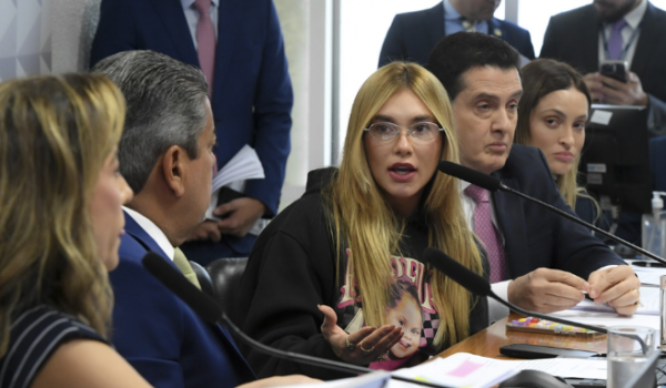 CPI das bets rejeita relatório com pedido de indiciamento de Virgínia Fonseca e Deolane Bezerra