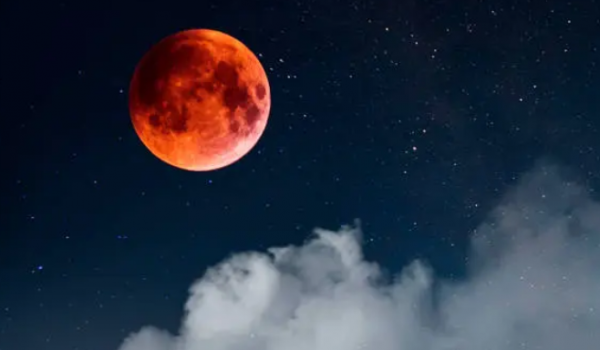Setembro terá eclipse lunar, solar e Saturno em destaque no céu