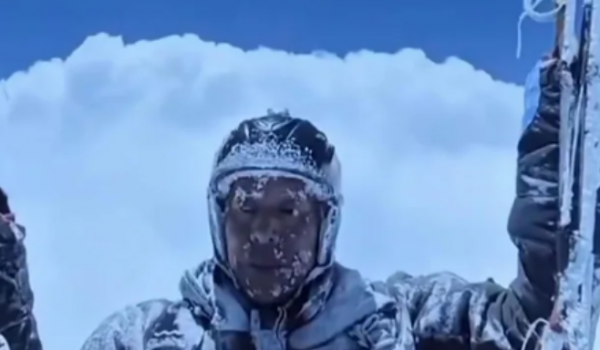 Parapentista é lançado a 8,5 mil metros de altitude na China e sobrevive a congelamento e falta de oxigênio