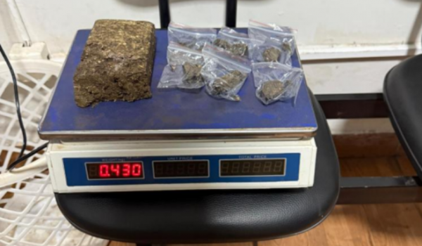 Polícia Militar desmantela ponto de tráfico de drogas e apreende entorpecentes