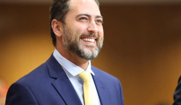 Projeto de Lucas do Vale vira lei e fortalece rede de apoio a pacientes com câncer em Goiás