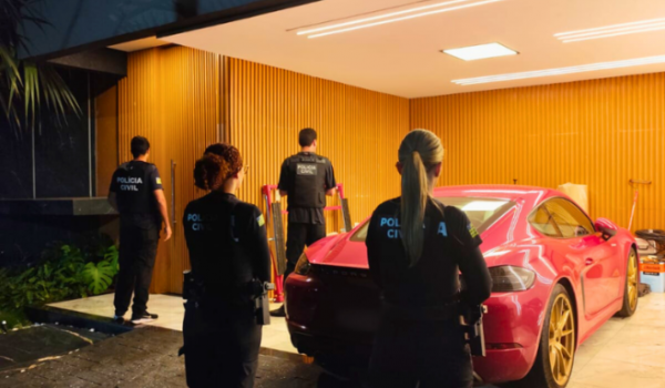Operação Chave de Vidro: PCGO prende mulher suspeita de golpe milionário com carros de luxo 
