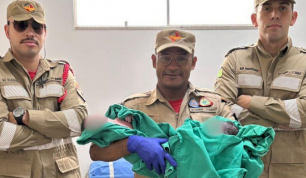 Corpo de Bombeiros realiza parto de gêmeos dentro de viatura e salva mãe e bebês em Aparecida de Goiânia