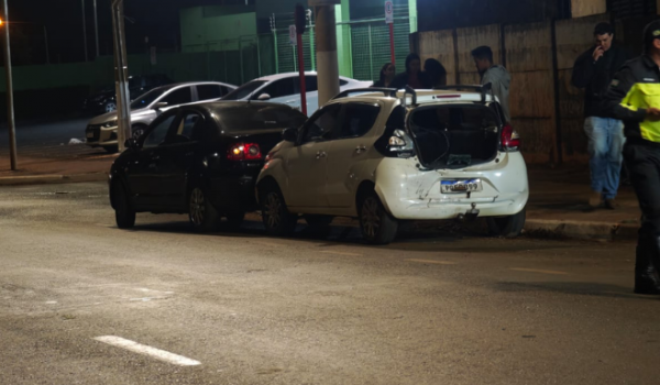 AMT registra acidente no anel viário após condutor atingir três veículos