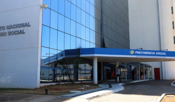 Fraude no INSS: AGU pede bloqueio bilionário de entidades, mas exclui sindicatos ligados ao PT
