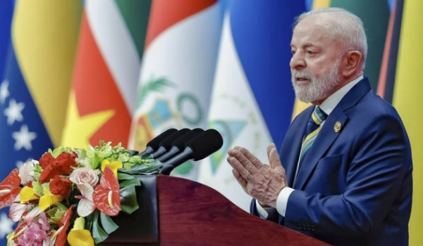 Lula propõe maior participação da China em obras de infraestrutura na América Latina durante fórum internacional