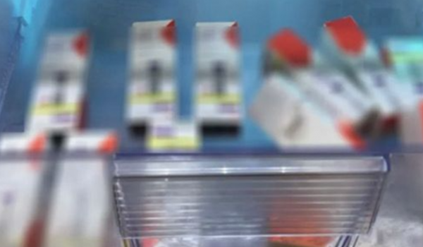 Polícia Civil fecha laboratório que vendia medicamentos para emagrecer com bulas e rótulos falsos