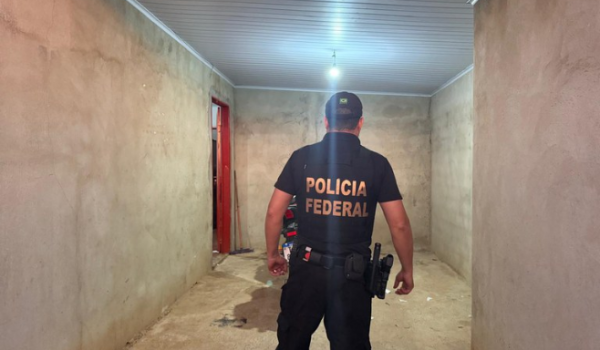 Polícia Federal cumpre mandado em Aparecida de Goiânia contra crime de abuso infantojuvenil na internet