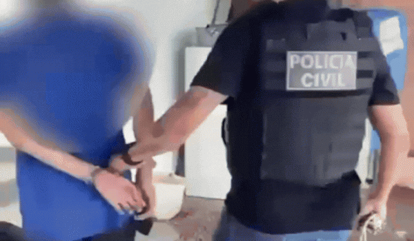 Homem é preso após invadir residência e ameaçar ex-companheiro com pedaços de vidro na Vila Borges