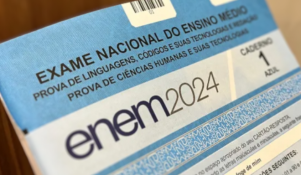 APENAS 1 DOS 12 CANDIDATOS NOTA MIL NO ENEM VEIO DE ESCOLA PÚBLICA