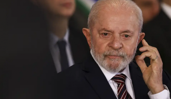 Lula assina decreto que restringe uso de armas pelas polícias: armas em último caso.