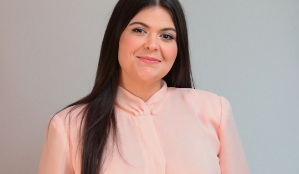 Saída de Aava Santiago do PSDB enfraquece chapa para deputado federal 