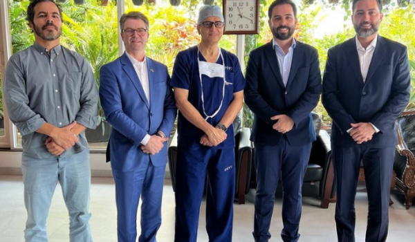 Prefeito de Rio Verde e Deputado visitam hospital de referência mundial em busca de inovação para a saúde de Rio Verde e Goiás