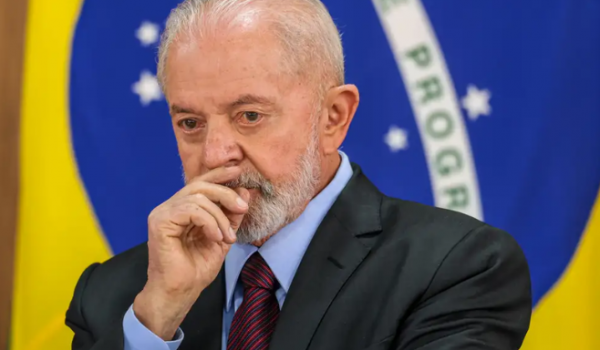 Pé-de-Meia: pedido de impeachment contra Lula ultrapassa 100 assinaturas