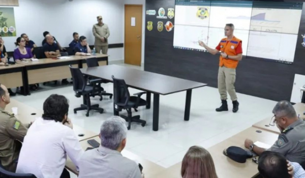 Gabinete de enfrentamento aos incêndios de Goiás se reuniu para troca de informações estratégicas 