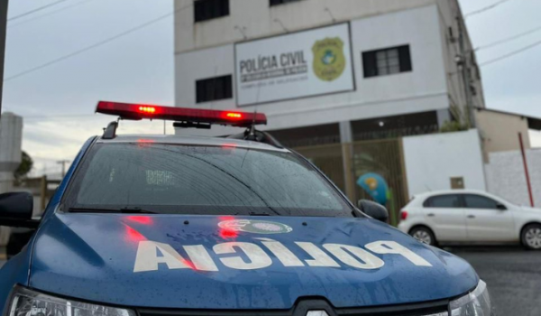 Motorista bêbado faz conversão proibida na avenida Presidente Vargas e causa acidente 