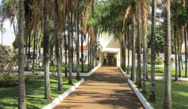 Cemitérios de Rio Verde passam por revitalização e terão missas no Dia de Finados